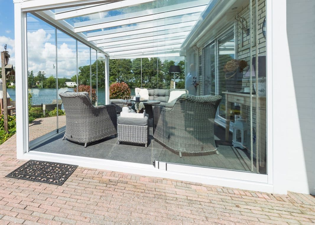 Greenline Glasschiebewand (4 spurig) - 04 greenline schiebewand weiss 4spurig verasol 1 - gl-gsw-4sp-4000-weiss