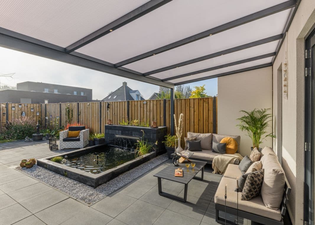 Greenline Terrassendach - 05 greenline anthrazit 300x405 verasol 1 - greenline-ant-4000x2555